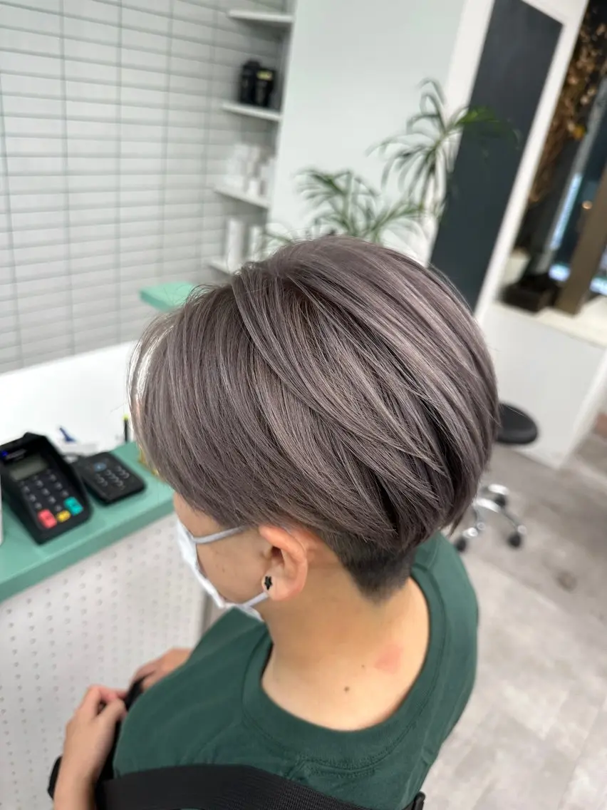 ショート カット ヘアカラー トリートメント 💚透明感カラー💚 ♻️本間♻️のヘアスタイル