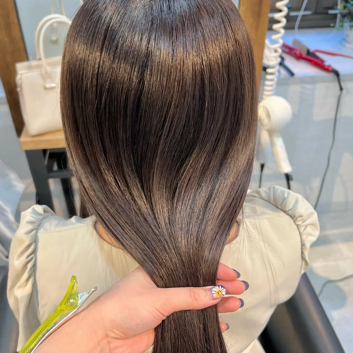 カラー アッシュ ブリーチ 透明感カラー グレージュ ブリーチなしカラー 透明感カラー/艶髪 🌷ちばなお🌷のヘアスタイル