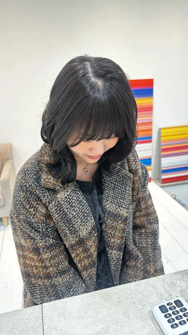 セミロング カラー 黒髪 ブリーチ ブルーカラー ブルーブラック 透明感カラー ブリーチ/ハイトーン ⚗️HARUKAのヘアスタイル