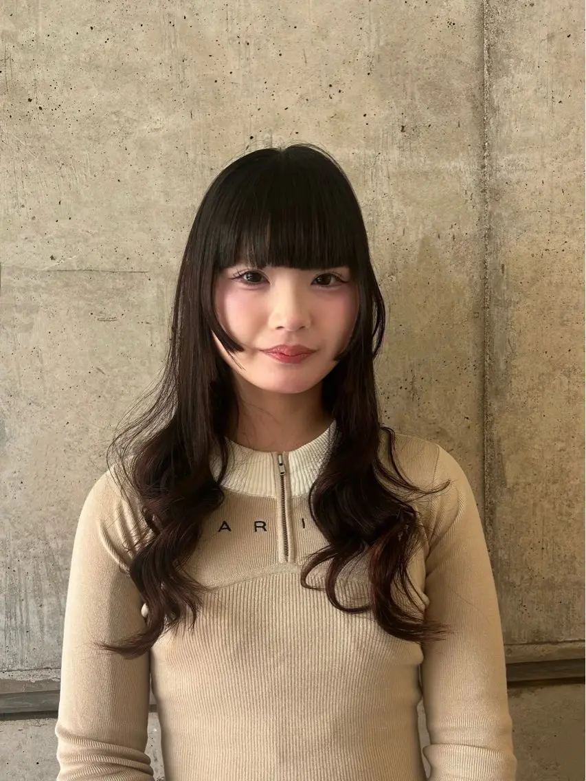セミロング カラー eMu_ rimiのヘアスタイル