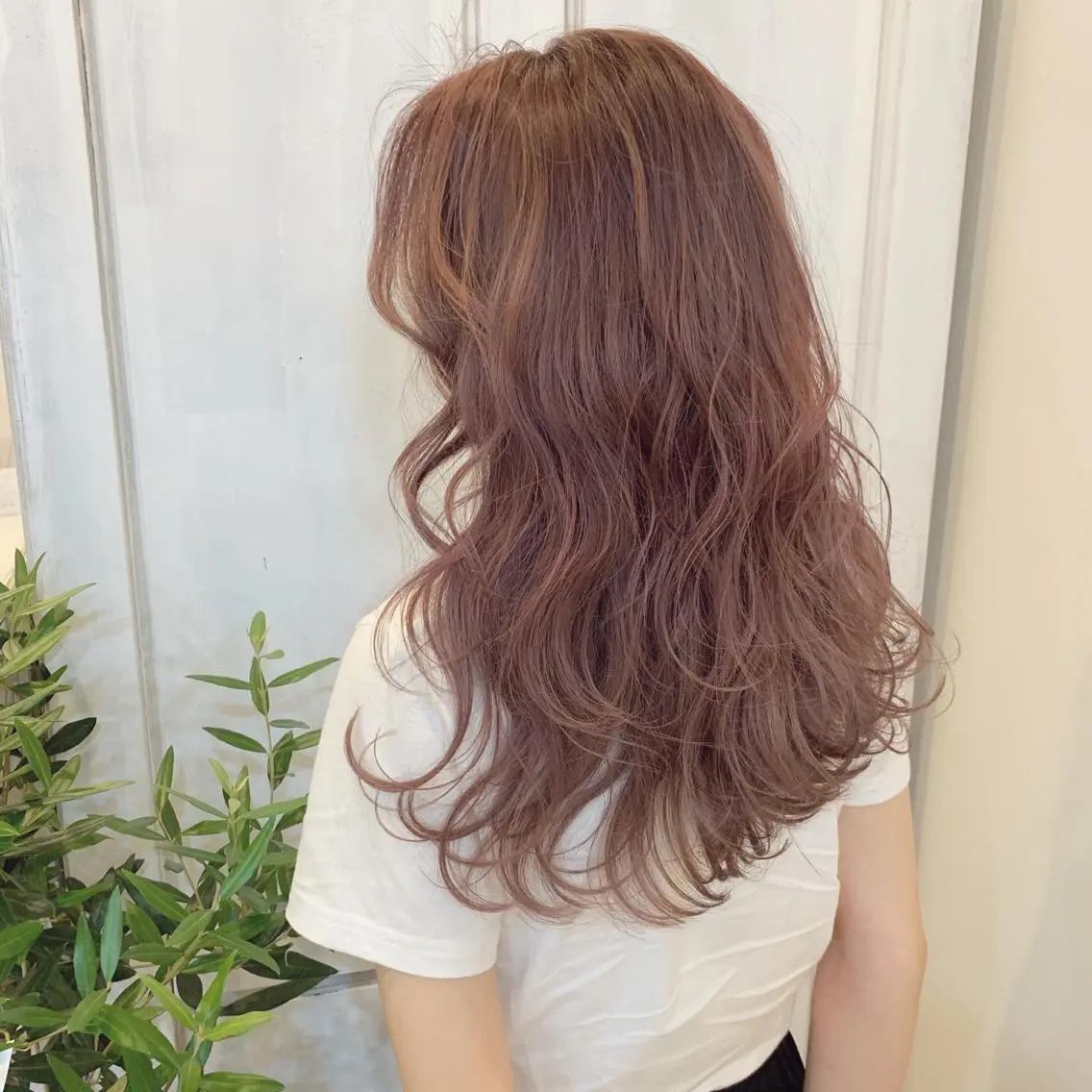 ロング KAORU オリーブカラーのヘアスタイル