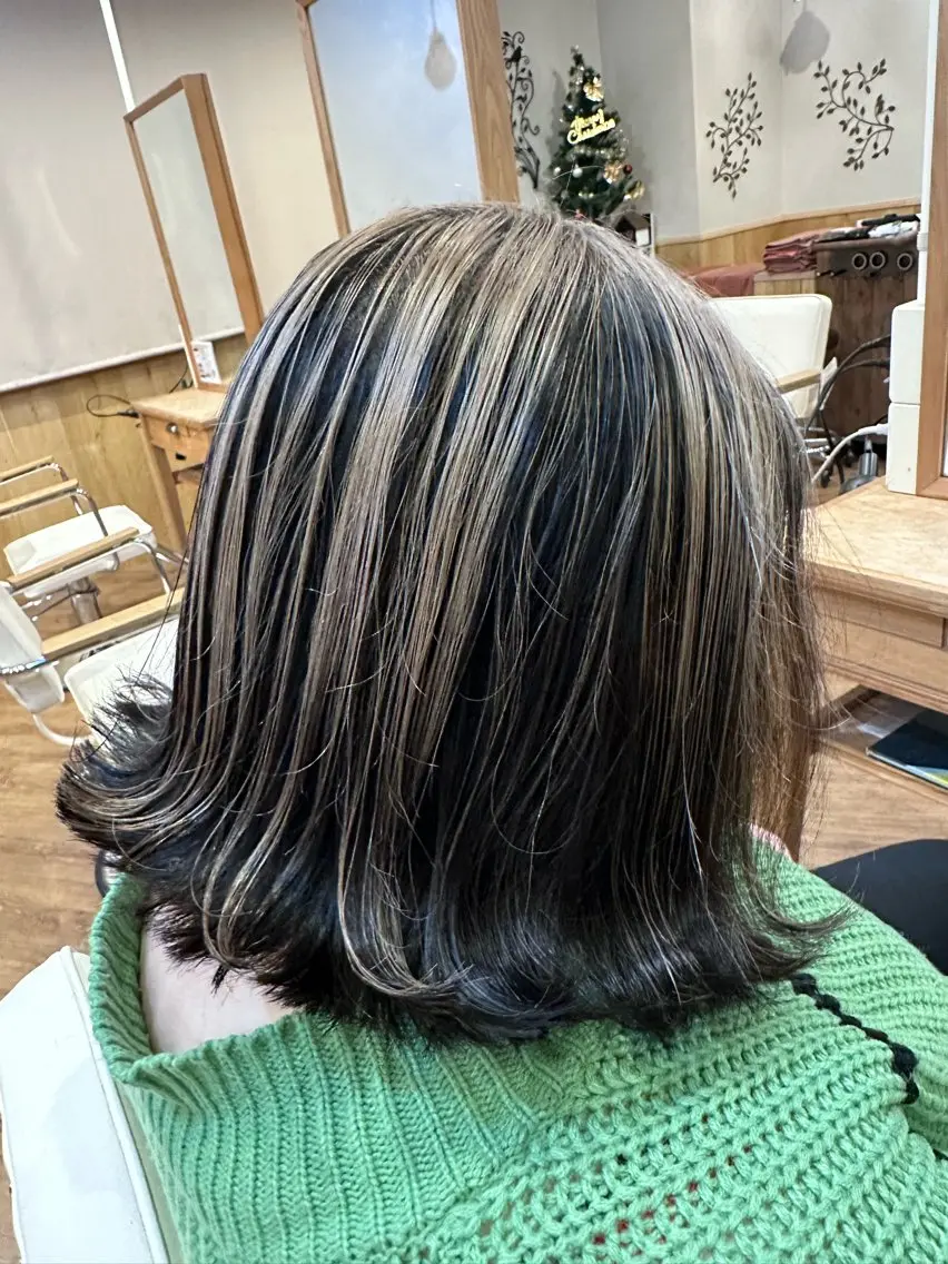 ショート ボブ 外ハネヘア 髪質改善・艶カラー HIROTOのヘアスタイル