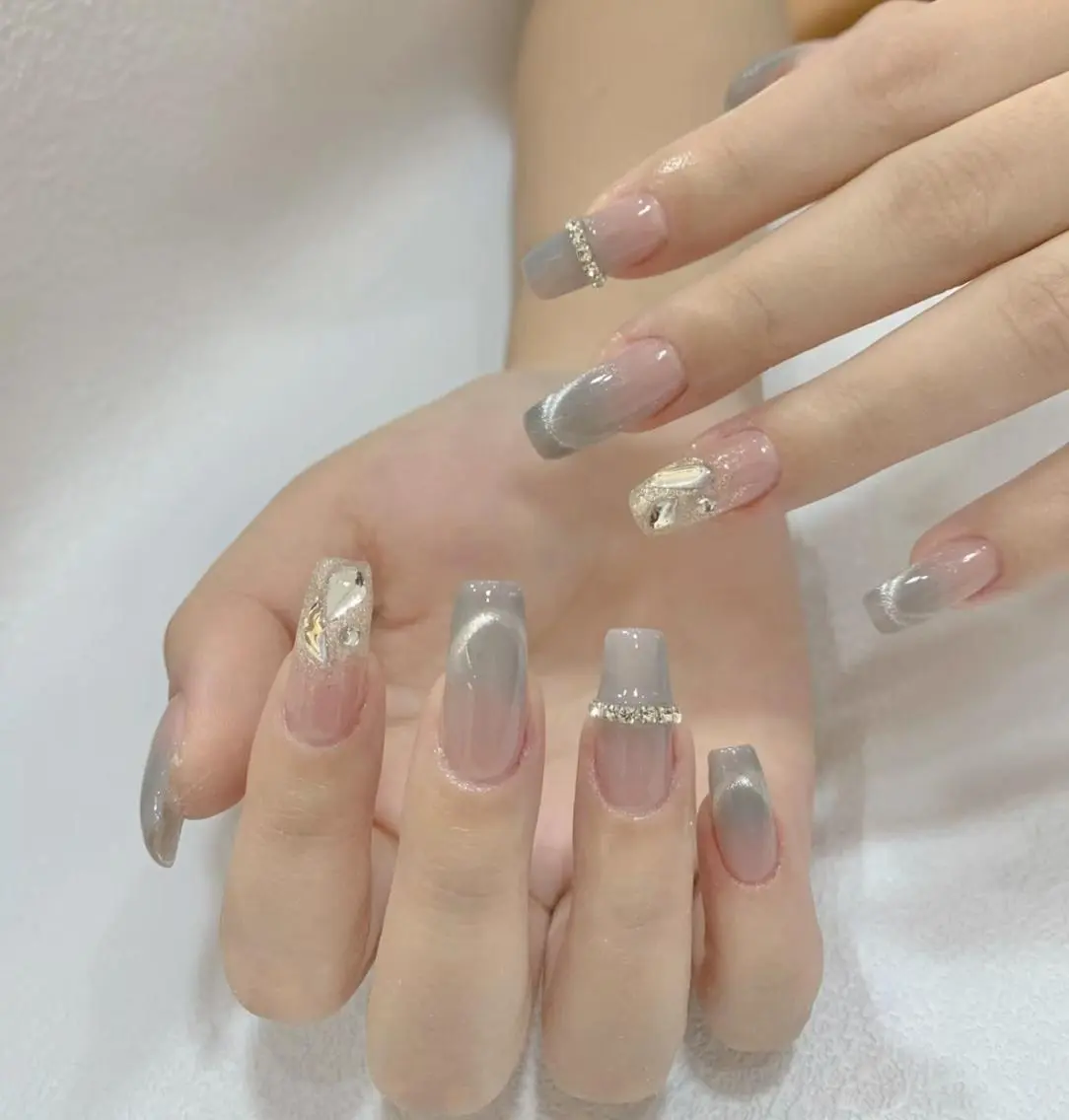 ネイル ハンドネイル 🎀 Ayaka_nailのネイルデザイン