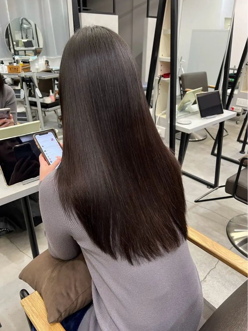 ロング パーマ 髪質改善 レイヤーカット 縮毛矯正 トリートメント 酸性ストレート 縮毛矯正 🍒モテ暖色カラー × うる艶✧ ゆなのヘアスタイル