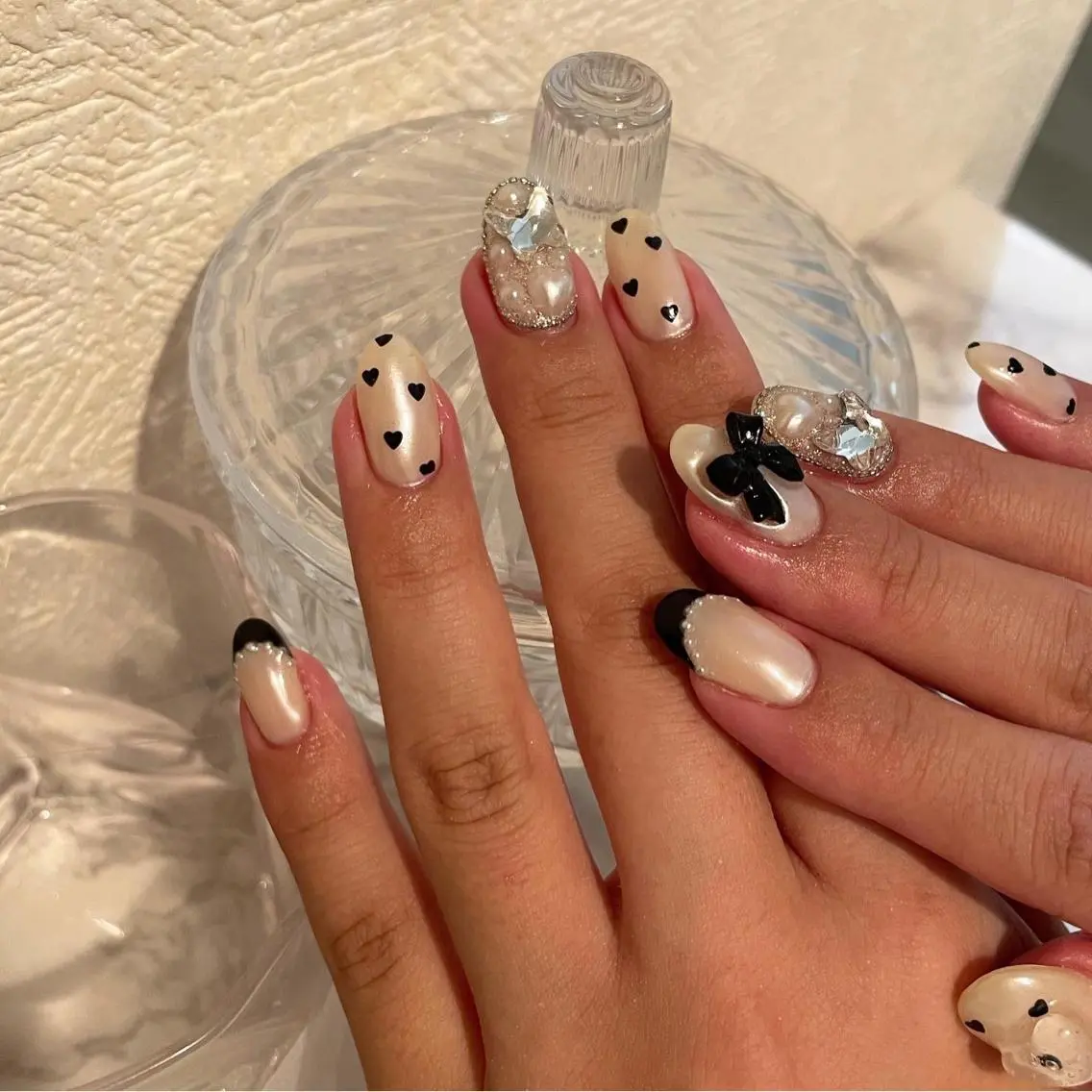 ネイル フレンチネイル ガーリー ハート 韓国ネイル リボン ハンドネイル ハンドケア lylynail YUUKAのネイルデザイン