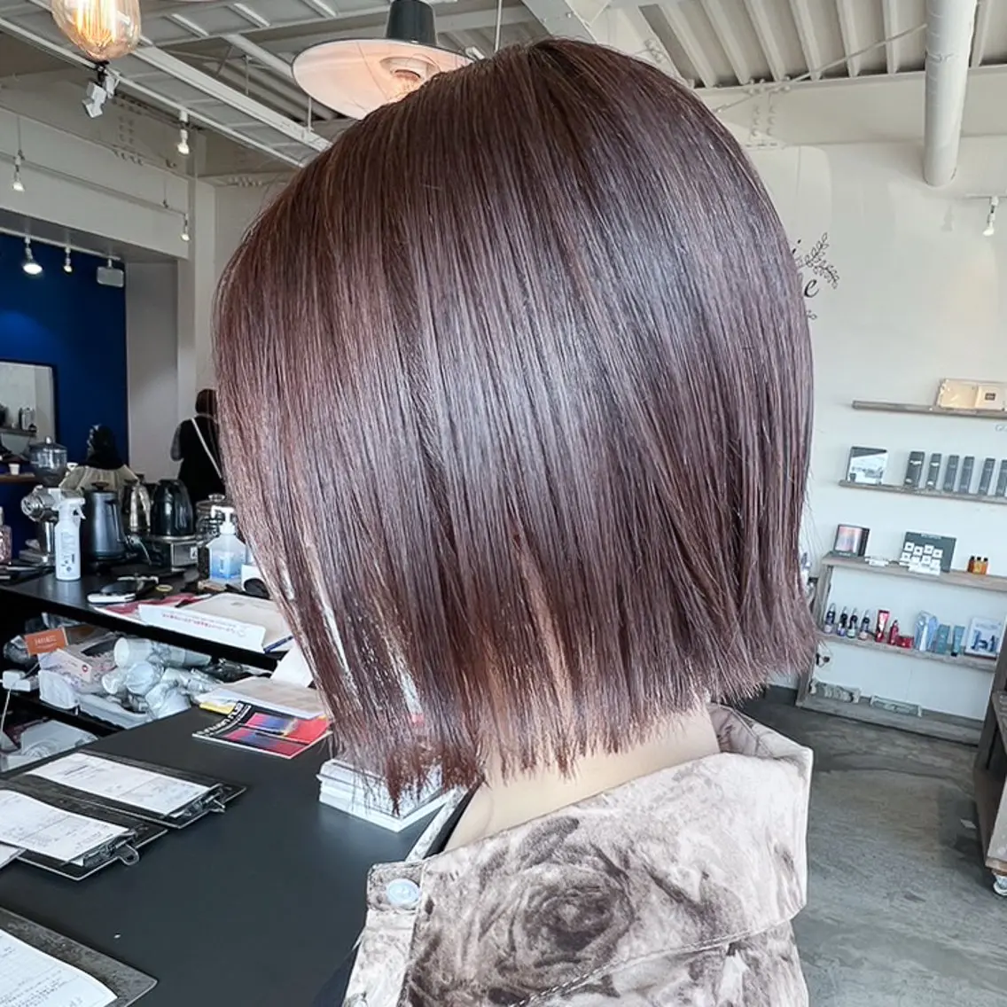ショート 切りっぱなしボブ ボブ 外ハネヘア カット 岸下 理緒のヘアスタイル