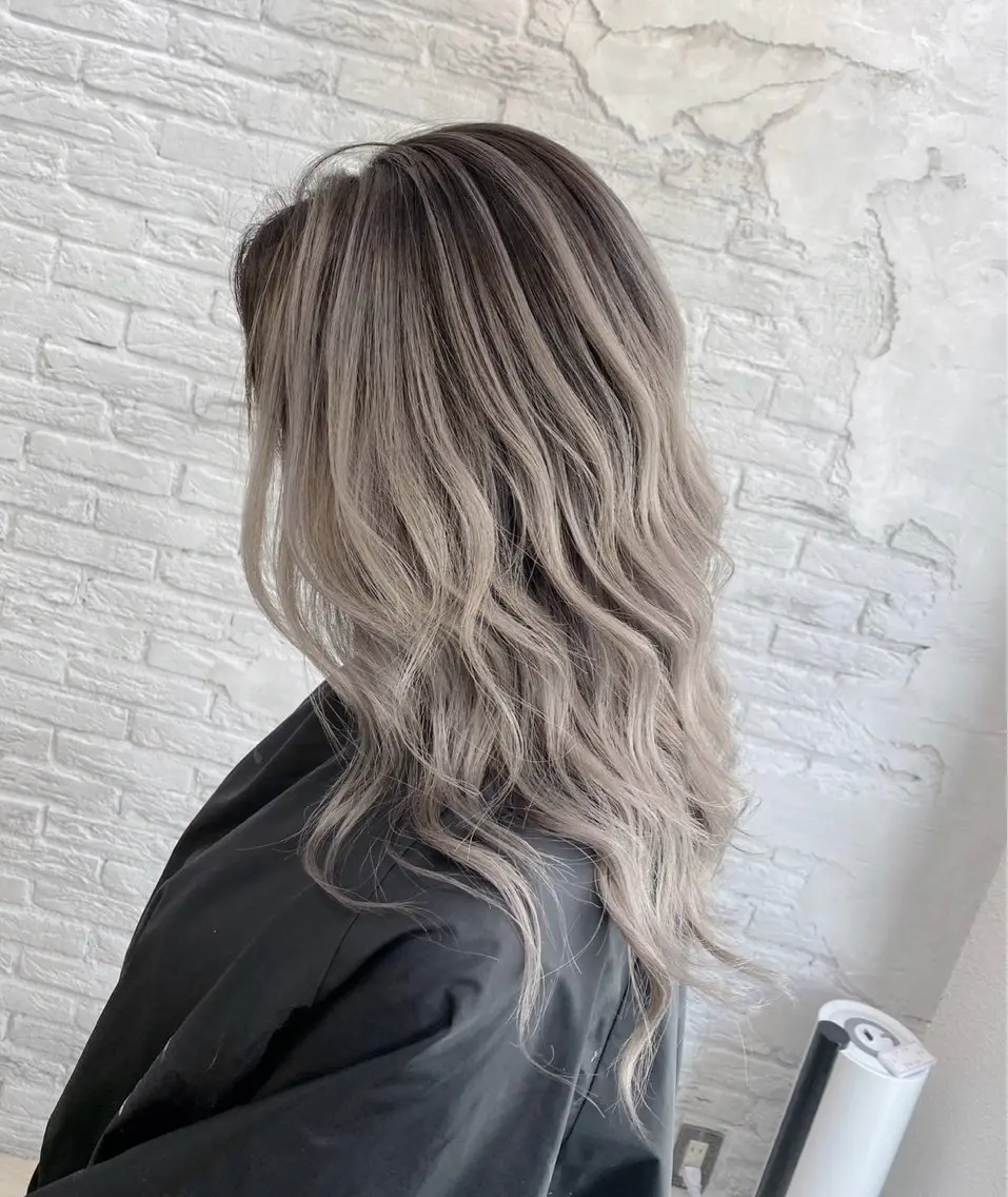 セミロング カラー バレイヤージュ グレージュ レイヤーカット ヘアカラー トリートメント 指名数No.1 /NAOYAのヘアスタイル