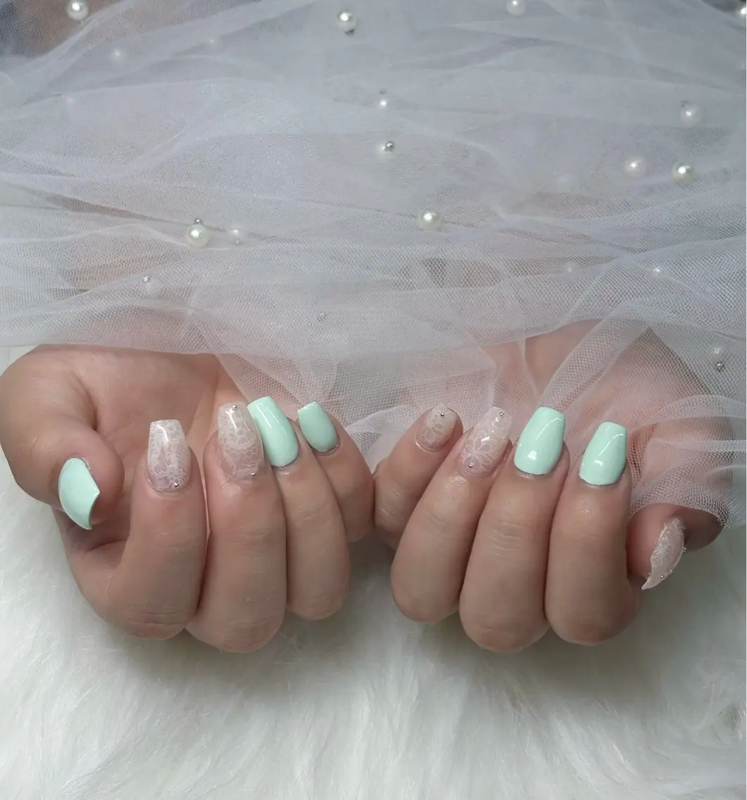 ネイル フレンチネイル ジェルネイル 韓国ネイル マグネットネイル 持ち込み ハンドネイル Royal nail_Mimiのネイルデザイン