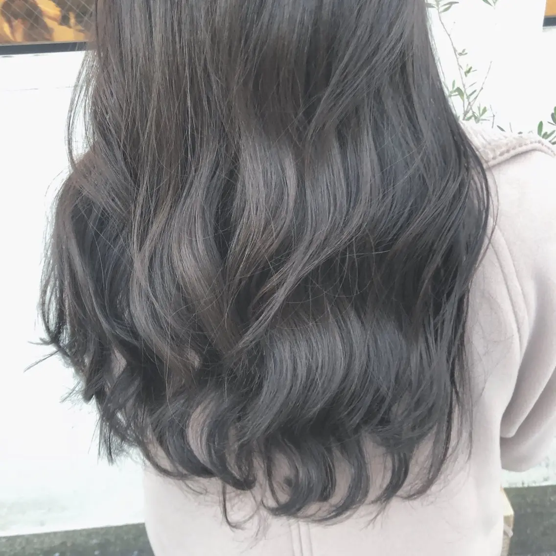 ロング カラー パーマ ヘアアレンジ ブリーチ ダブルカラー グレージュ ラベンダーカラー ラベンダーグレージュ カット ヘアカラー トリートメント 【ツヤ髪美容師】 ツダケイスケのヘアスタイル