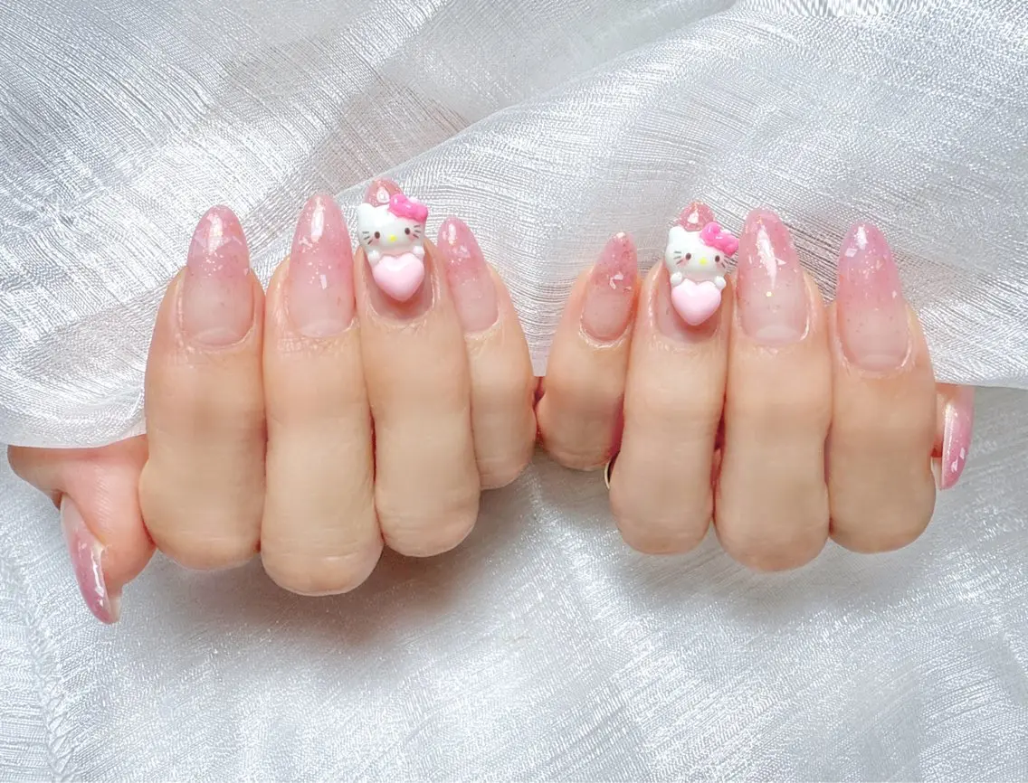 ネイル ラメ(グリッター) ラメグラデーション ハンドネイル ハンドケア L. Nailのネイルデザイン