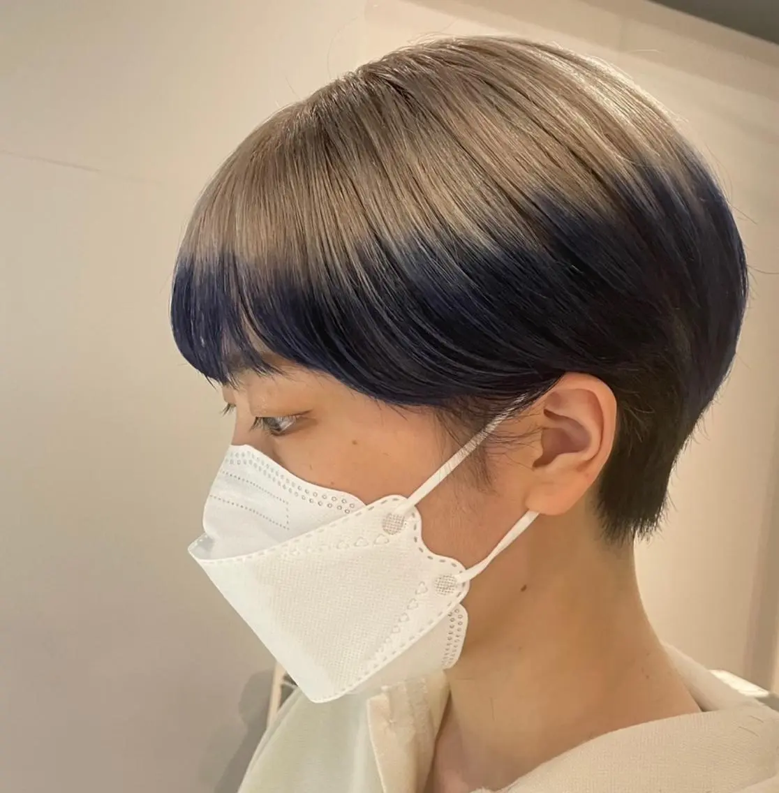 ショート カラー ネイビーカラー ブリーチ👩‍🦳/ ‪✂︎MANAMIのヘアスタイル