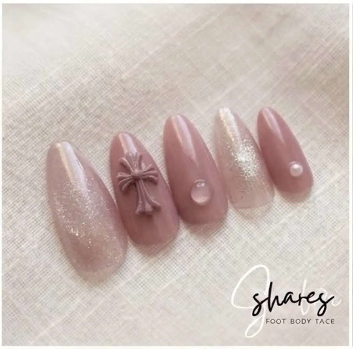 ネイル SHARES AKANEのネイルデザイン