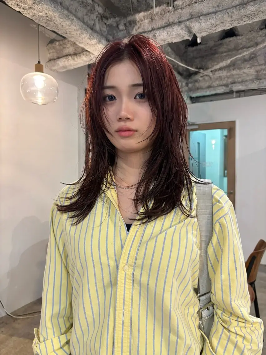 セミロング カラー レッドカラー レイヤーカット カット ヘアカラー yu maのヘアスタイル