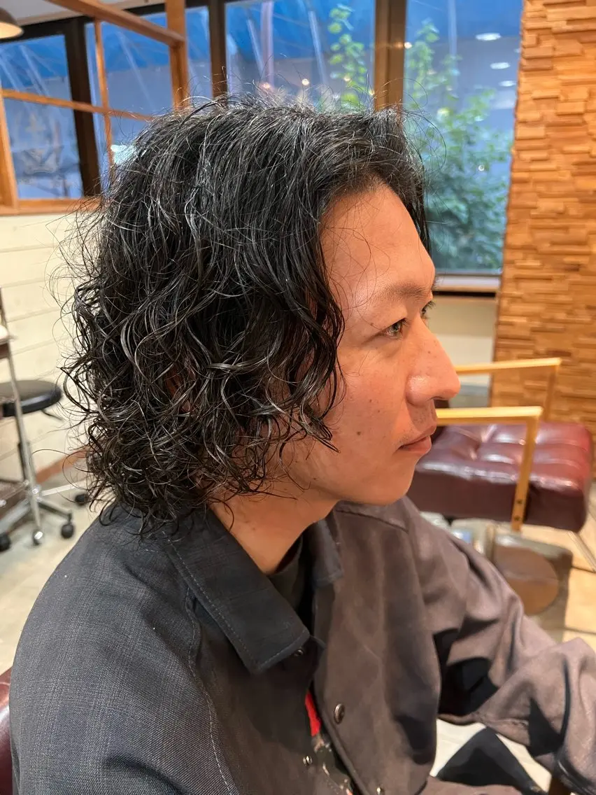 パーマ メンズ カット パーマ 透明感・艶感 小坂隼斗のヘアスタイル