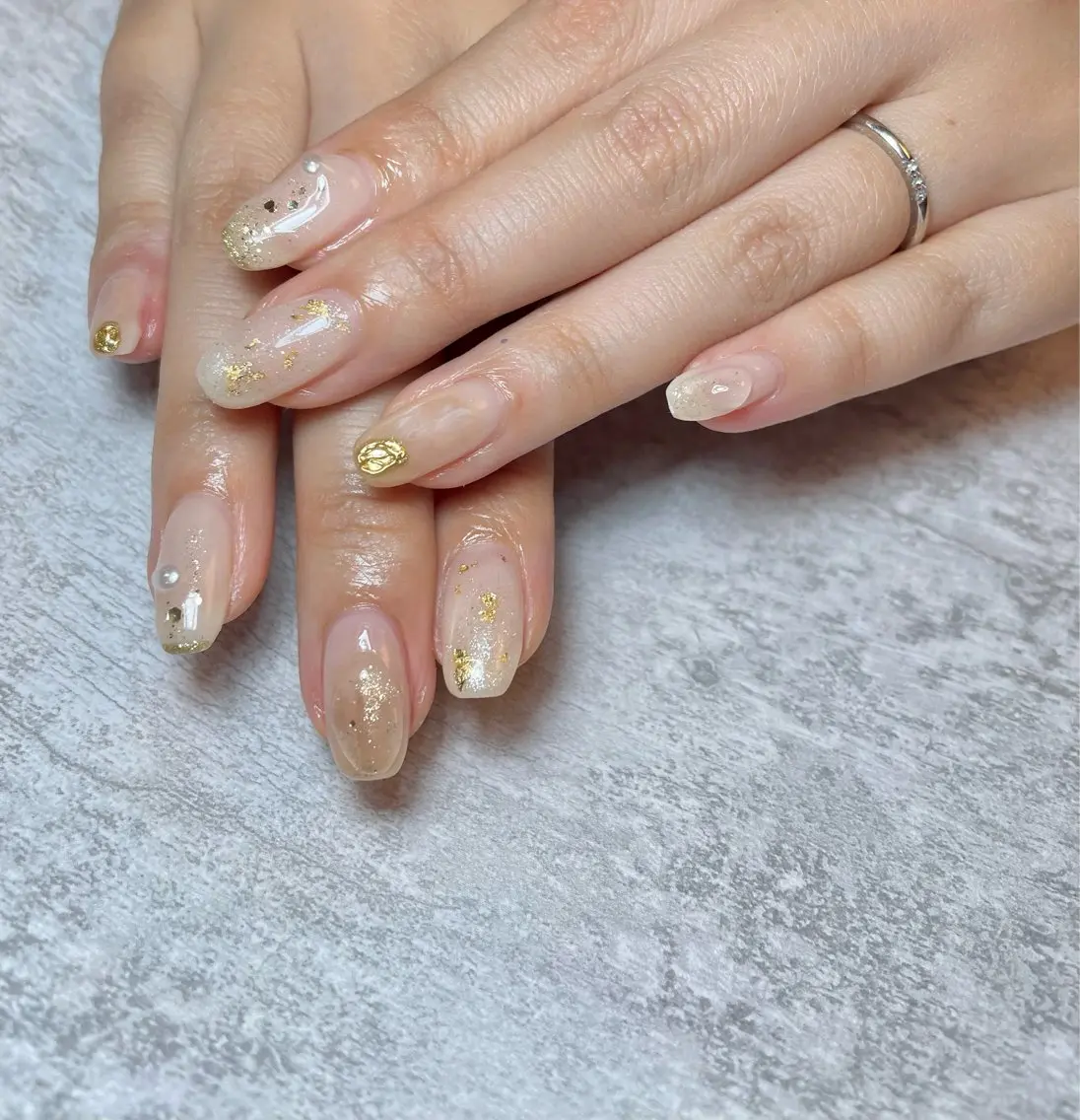 ネイル 持ち込み ニュアンスネイル ブライダルネイル nana .のネイルデザイン