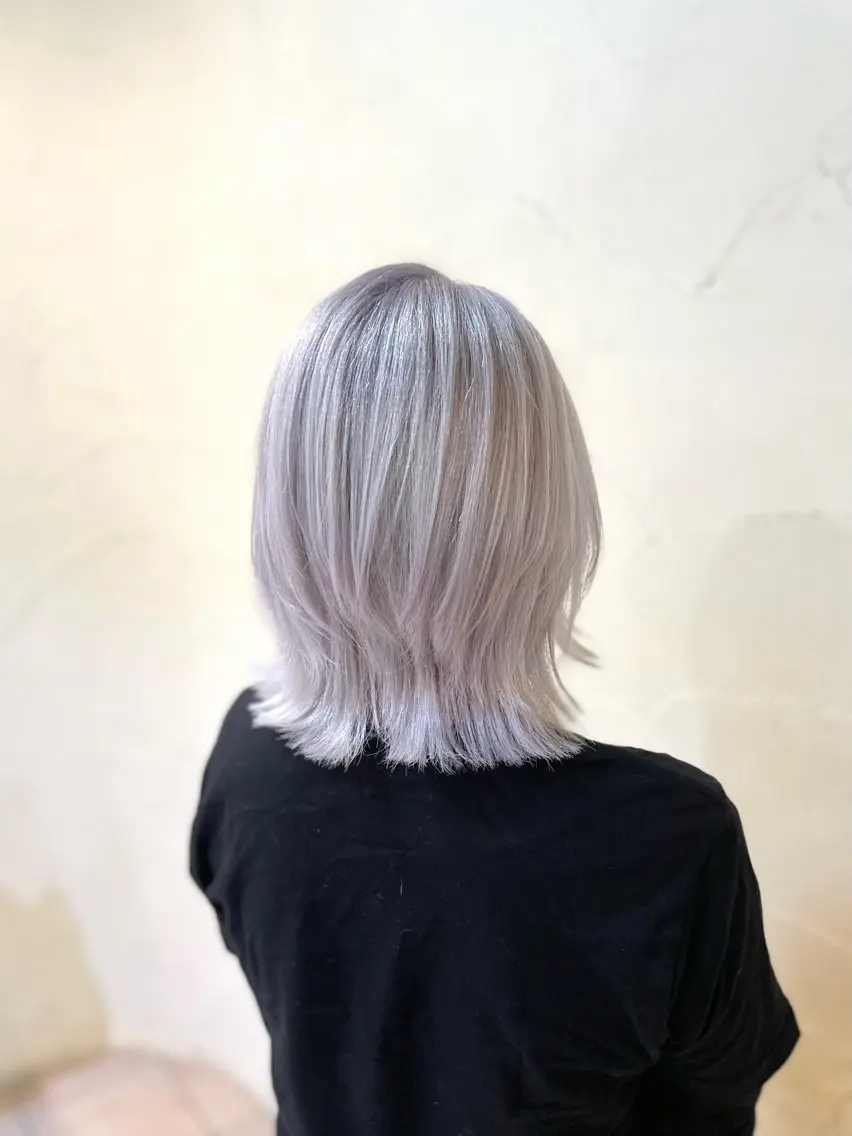 ショート カラー ブリーチ ケアブリーチ 透明感カラー グレージュ ハイトーンカラー ヘアカラー トリートメント 秋山 幸太のヘアスタイル