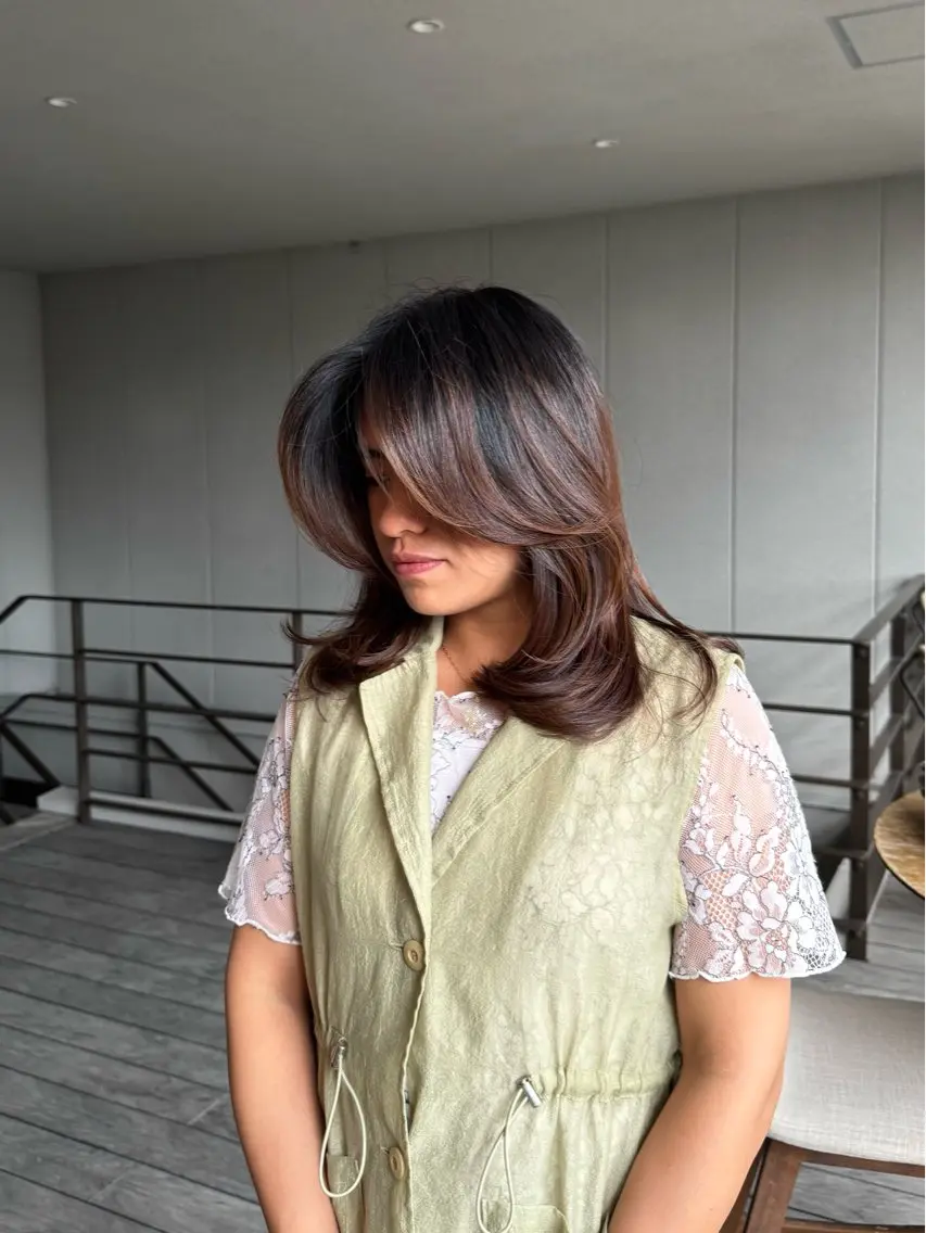 セミロング レイヤーカット ローレイヤー TOKUYAMA AYANOのヘアスタイル