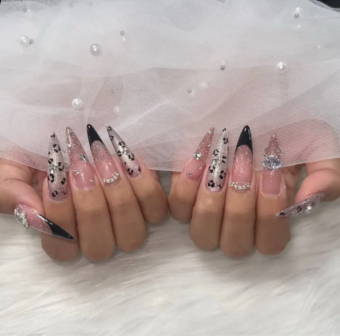 ネイル オーロラネイル クリアネイル フラッシュネイル ジェルネイル グラデーション ハンドネイル ZUZU AMEE NAILのネイルデザイン