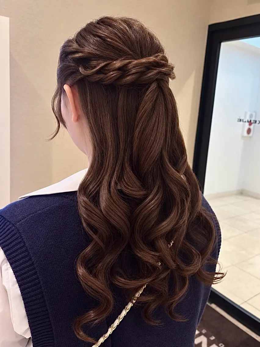 ロング ヘアアレンジ ヘアセット ブリーチカラー/ ヘアセット/エクステのヘアスタイル