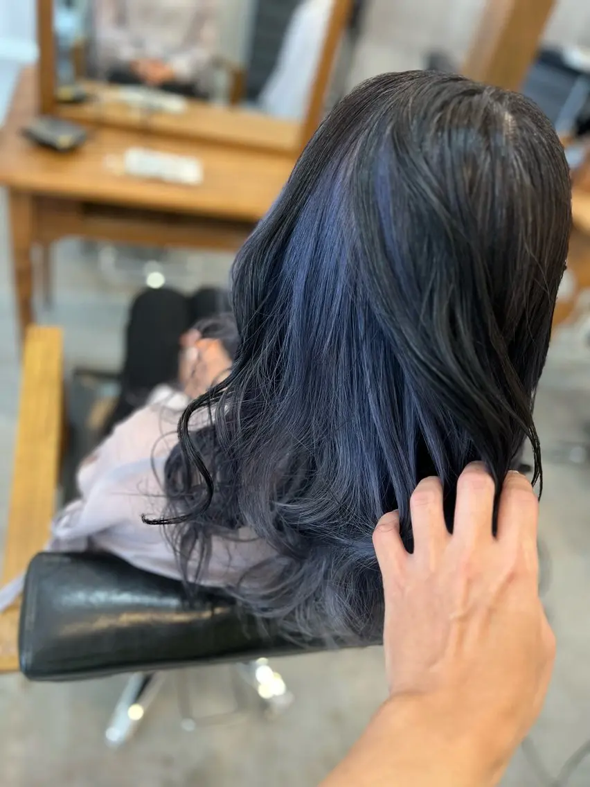 セミロング カラー ブルーカラー ダークグレー ダークグレージュ グレージュ ヘアカラー Style Tのヘアスタイル