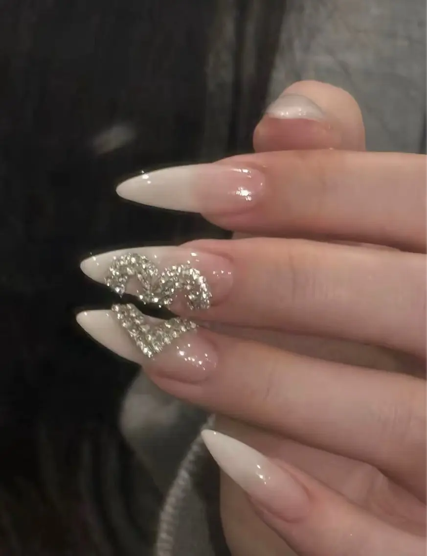 ネイル ハンドネイル HAPPI NAIL CALINのネイルデザイン