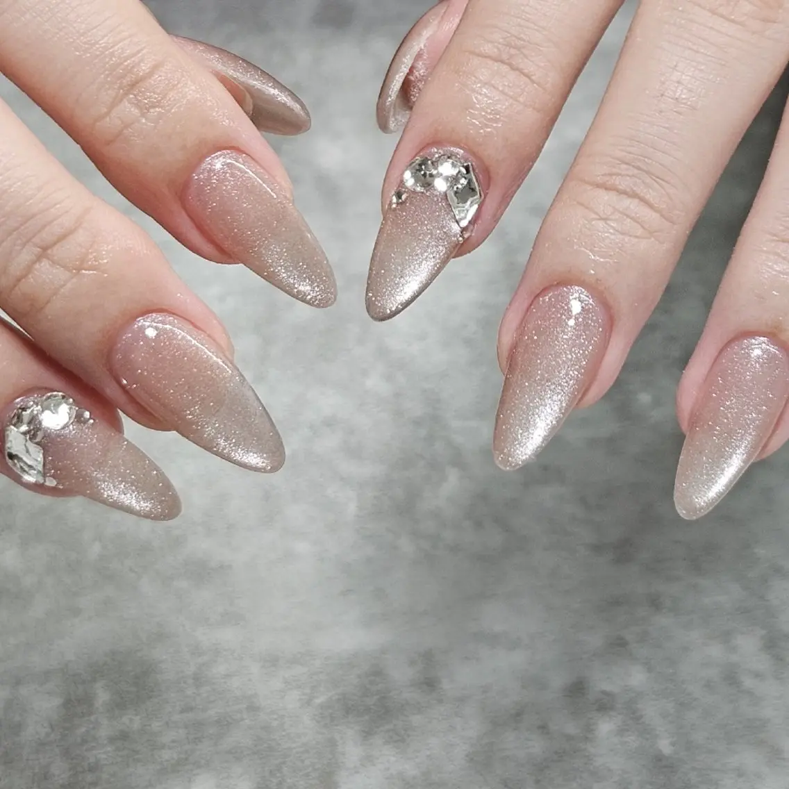 ネイル マグネットネイル ハンドネイル Lia Nailのネイルデザイン