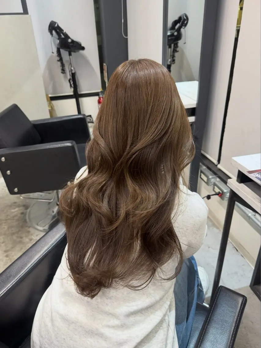 ロング カラー カット ヘアカラー トリートメント 韓国ヘア🇰🇷 YUKINAのヘアスタイル