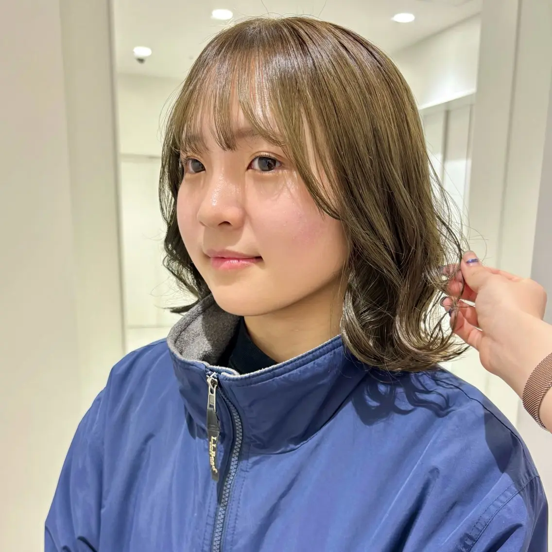 ミディアム カラー ベージュカラー ブリーチ 透明感カラー ダブルカラー ブリーチなしカラー ヘアカラー トリートメント ベージュ/アレンジ /横浜/杉本千夏のヘアスタイル
