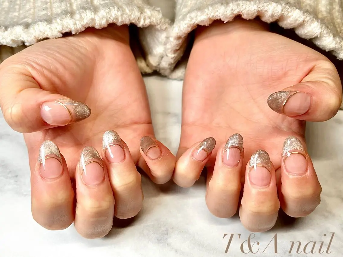 ミディアム ネイル 長さ出し フレンチネイル ジェルネイル マグネットネイル マグネットフレンチ T&A nailのネイルデザイン