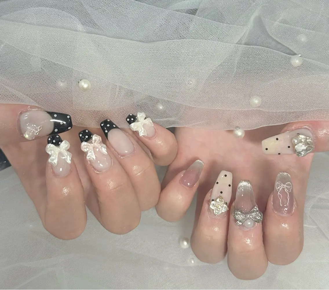 ネイル ハンドネイル フットネイル LAVISH nanamiのネイルデザイン