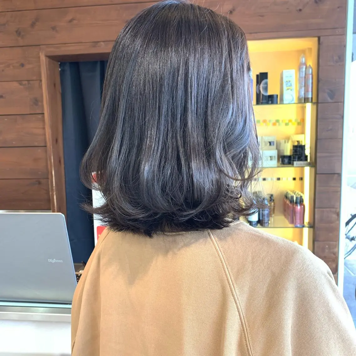 ミディアム レイヤー/艶髪カラー 森本くるみのヘアスタイル