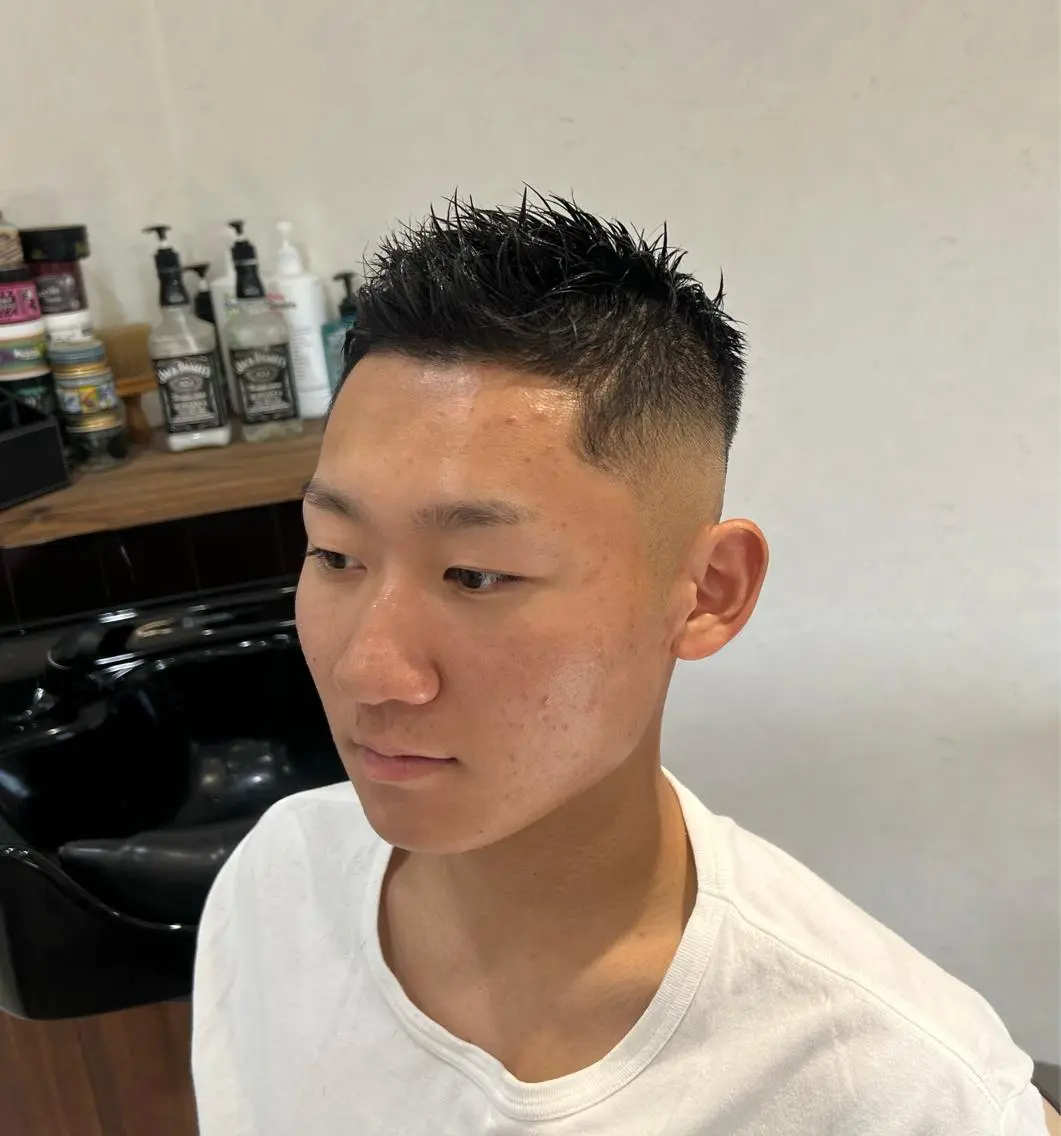 メンズ フェードカット スキンフェード 新宿無料メンズカット 松橋　風弥のヘアスタイル