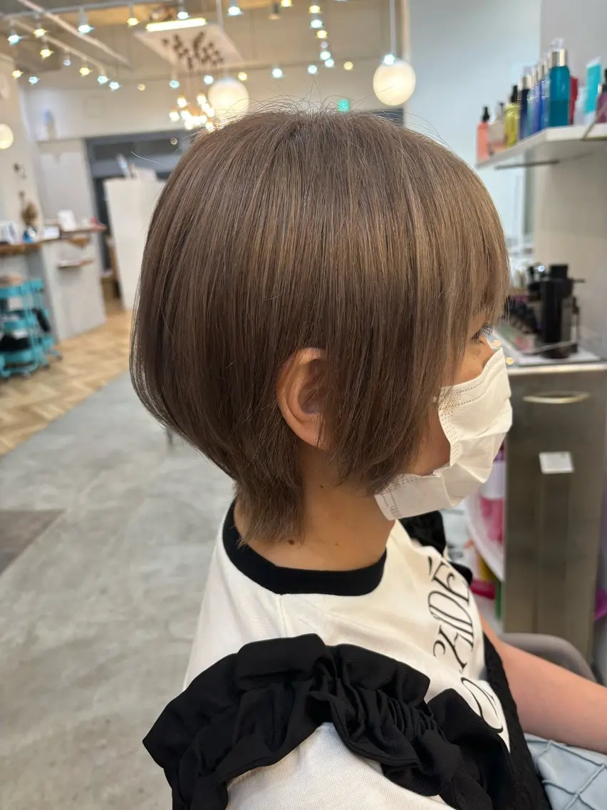 ミディアム 大木 華のヘアスタイル