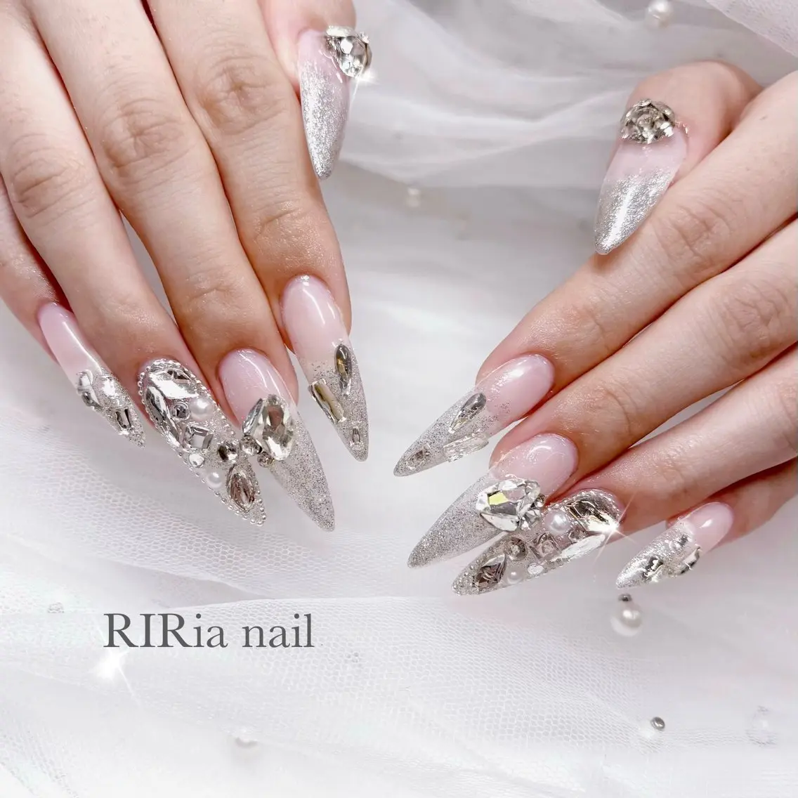 ネイル シルバー 🎀RIRia nail🎀のネイルデザイン