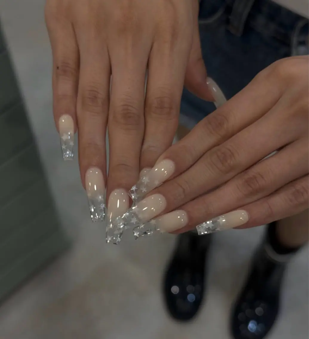 ネイル アートネイル オーロラネイル チークネイル フレンチネイル ガラスフレンチ ハンドネイル 🎀YooLi Nail salonのネイルデザイン