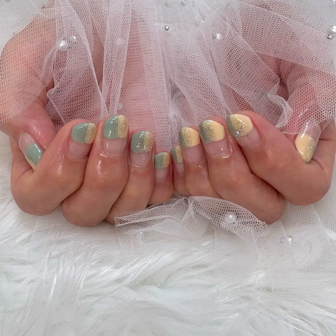 ネイル リボン ハンドネイル SHINE nail salonのネイルデザイン
