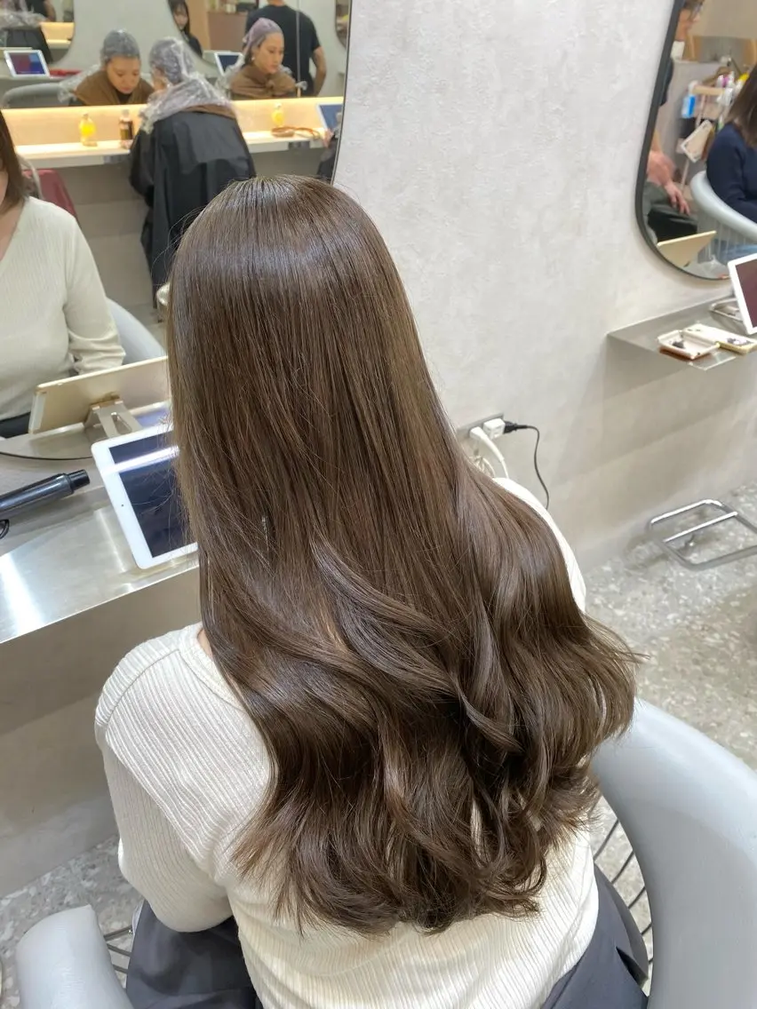ロング カラー ヘアアレンジ ベージュカラー グレージュ オリーブグレージュ オリーブグレー 顔周りカット カット ヘアカラー トリートメント レイヤー/顔周り/ 透明感カラー/ななのヘアスタイル