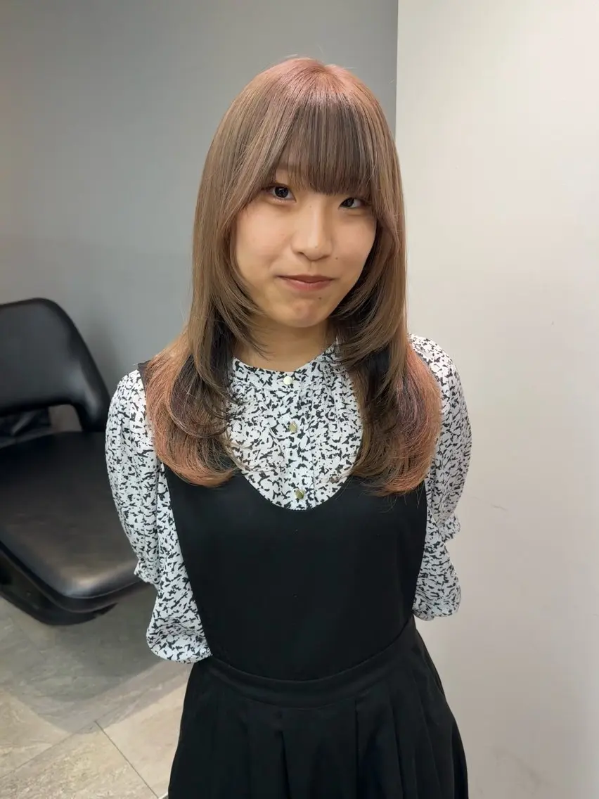 セミロング カラー ブリーチ 透明感カラー カット ヘアカラー yuka🥕 橿原神宮前のヘアスタイル