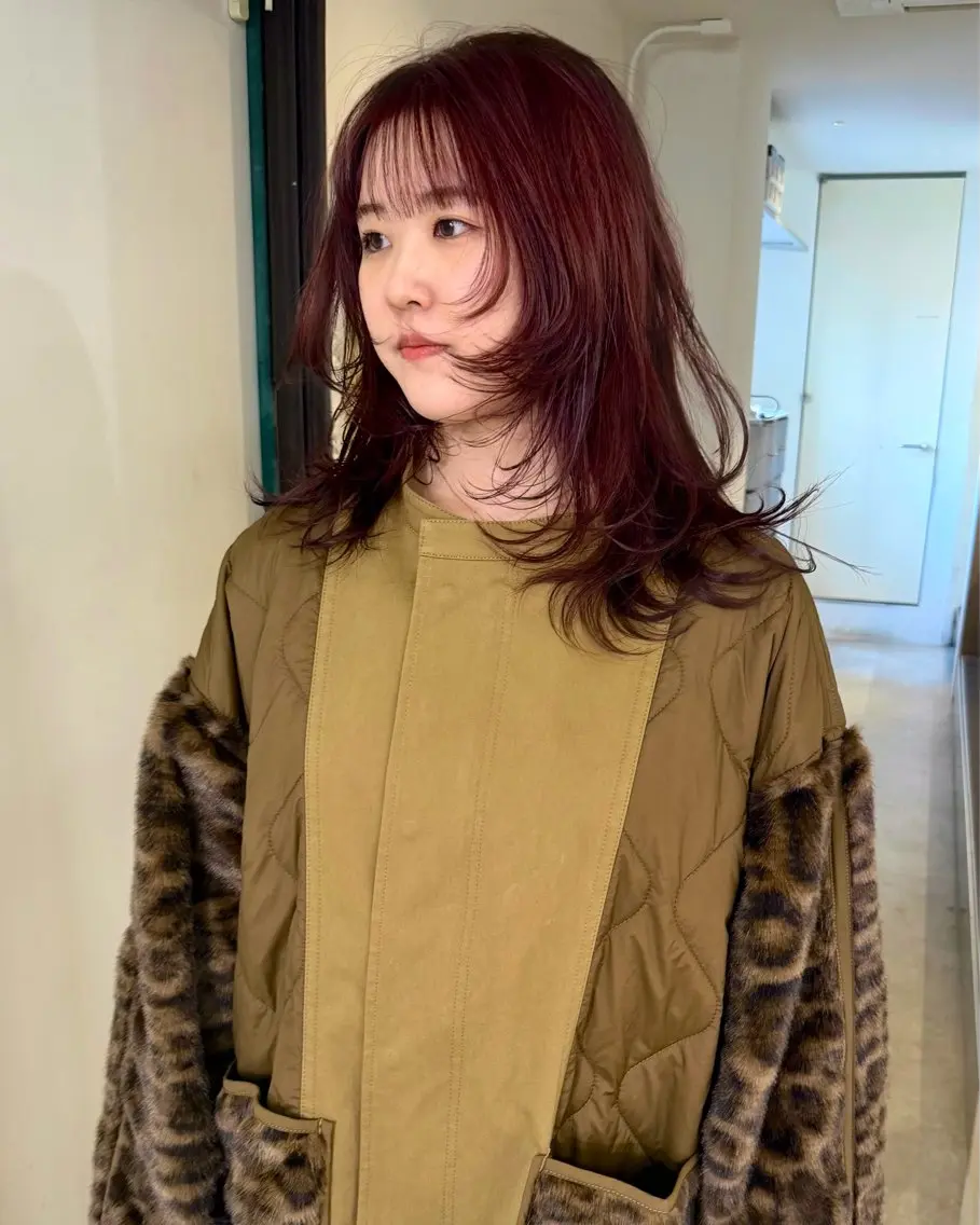セミロング カラー ブリーチ ブラウンカラー ブリーチなしカラー レイヤーカット カット ヘアカラー トリートメント RAIMA ケアカラー/レイヤーのヘアスタイル
