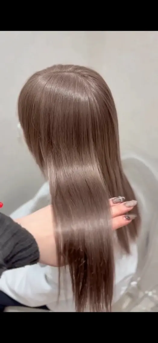 カラー VEGA日並 樹里のヘアスタイル