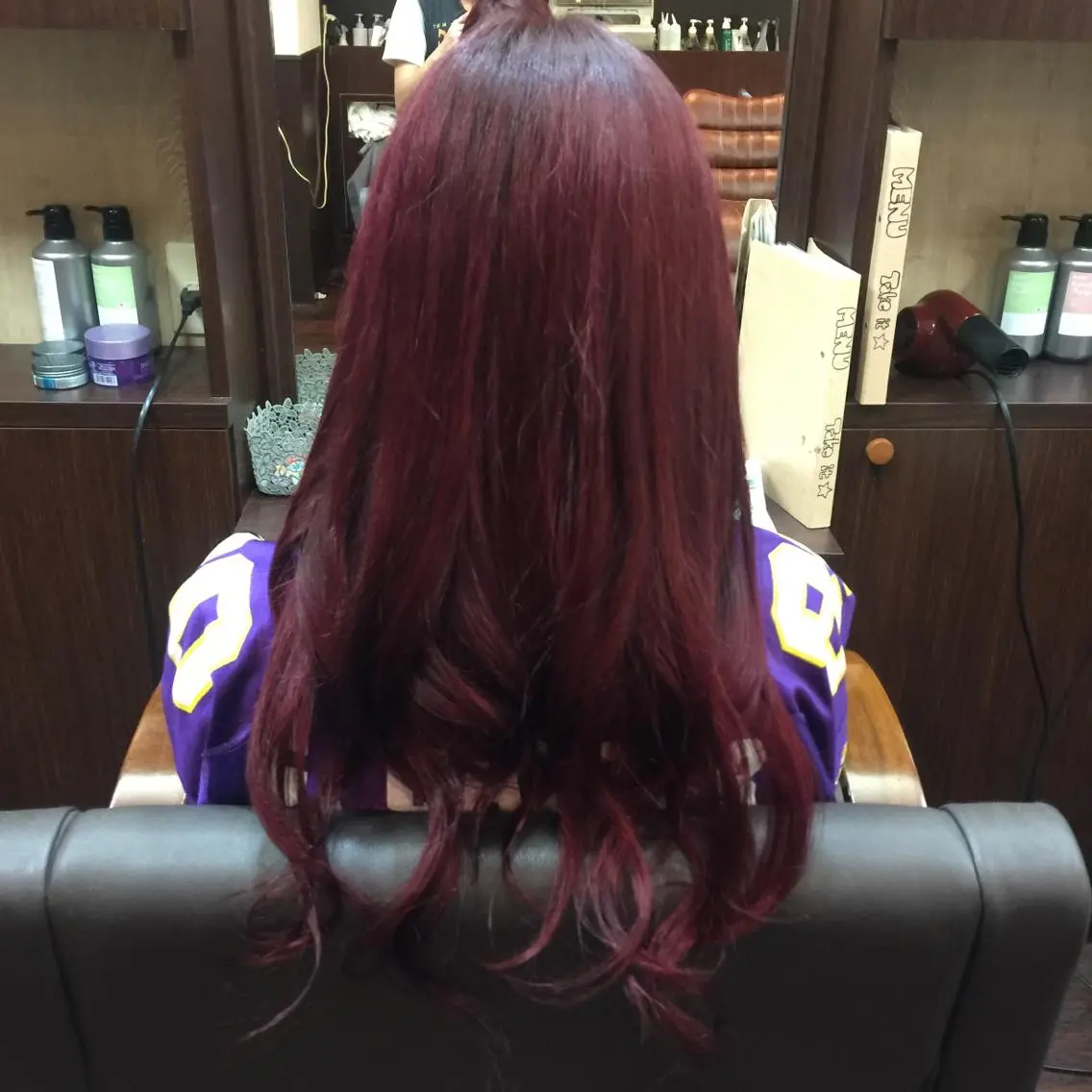 ロング カラー アッシュ ブリーチ ボルドーカラー ブラウンカラー インナーカラー 宇都 壮介のヘアスタイル