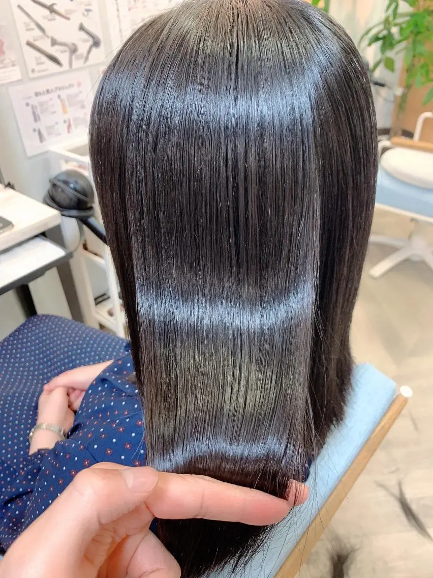 縮毛矯正+1stepトリートメント(ロング全頭の場合+1100円)の写真