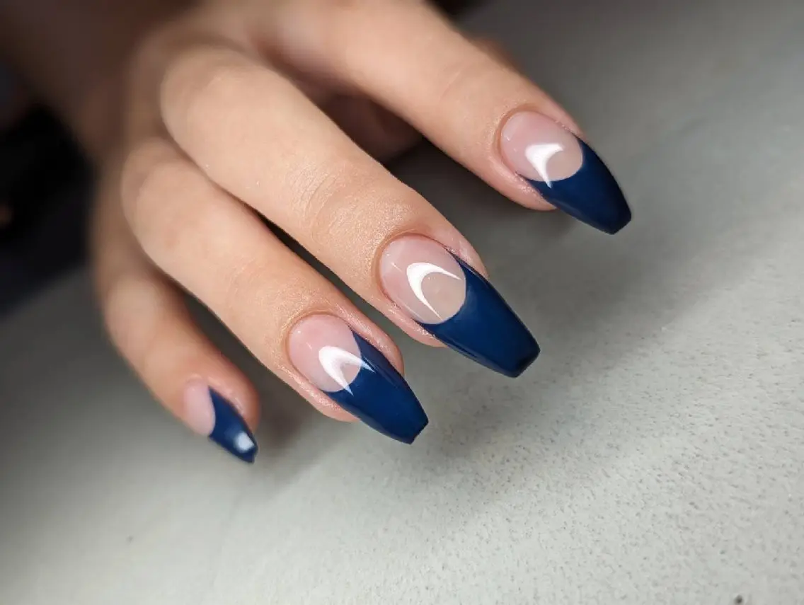 ネイル フレンチネイル ハンドネイル Nailsalon BEeR。のネイルデザイン