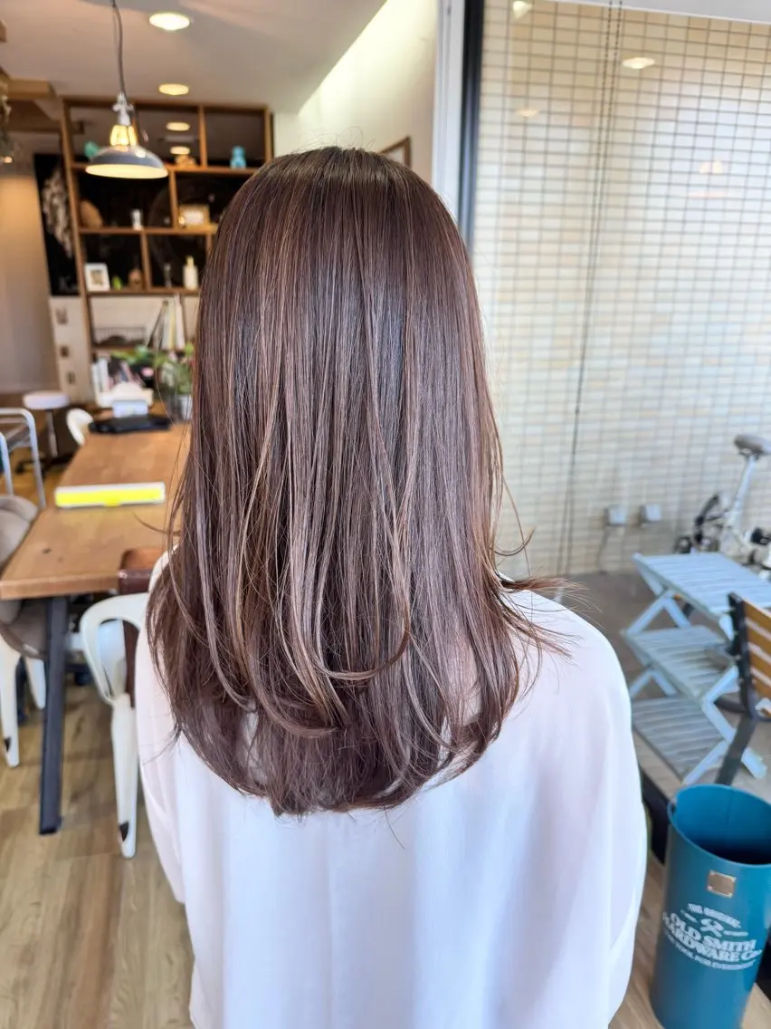 ロング カラー レイヤーカット カット ツキダテ ユイのヘアスタイル