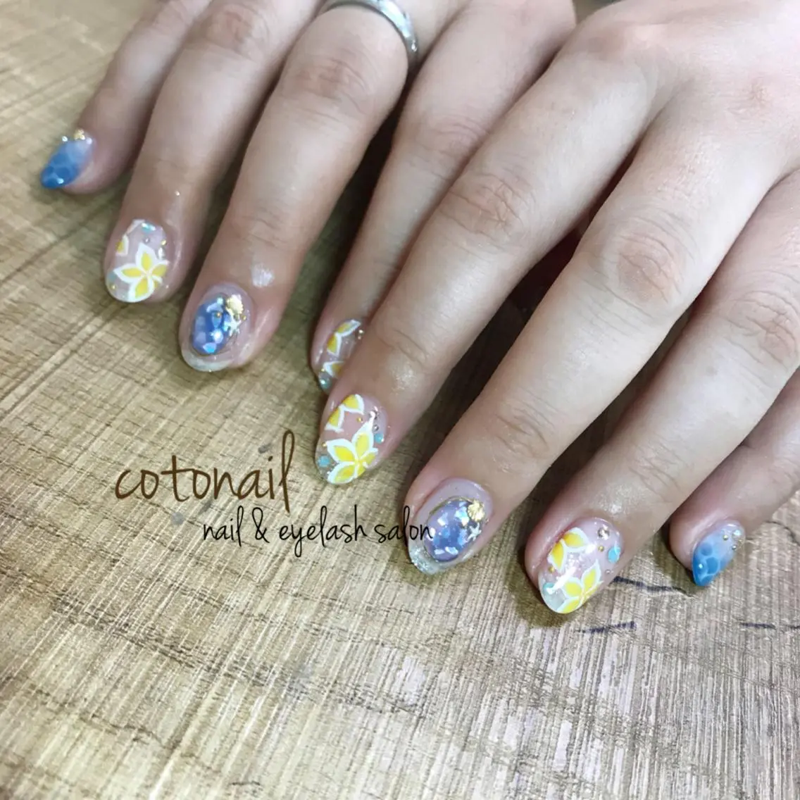 ショート ネイル アートネイル ハンドネイル ツメトマツゲ .のネイルデザイン