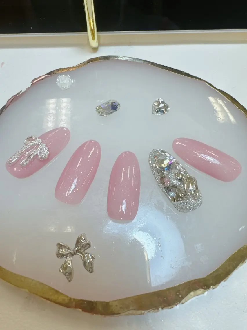 ネイル フレンチネイル ガラスフレンチ キラキラネイル マグネットネイル マグネットフレンチ Queeens nailのネイルデザイン