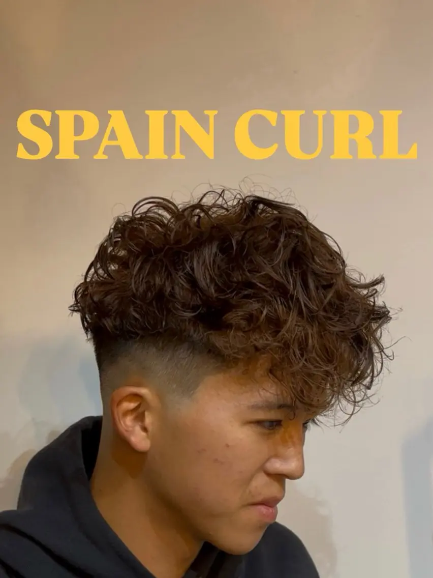 ショート カラー パーマ メンズ フェードカット スペインカール カット ヘアカラー パーマ 海外風メンズ🇺🇸 💈N.Yuto💈の眉毛・アイブロウイメージ