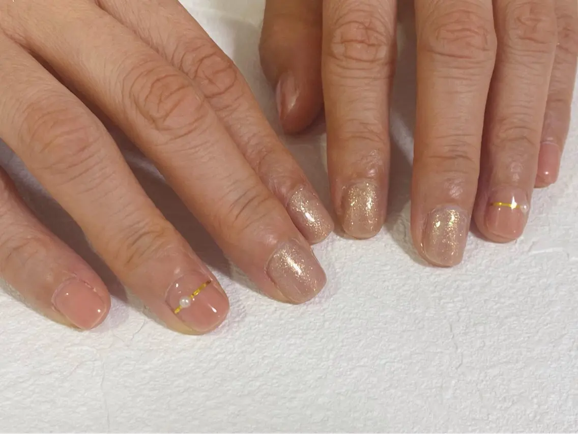 ネイル オーロラネイル フットネイル フレンチネイル ジェルネイル ゴールド mogunail &blowのネイルデザイン