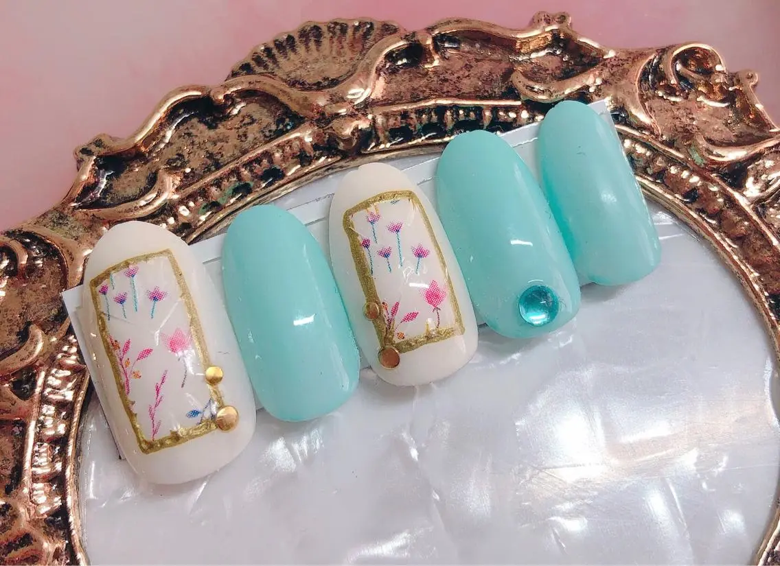 ネイル ハンドネイル CROWN プライベートサロンのネイルデザイン