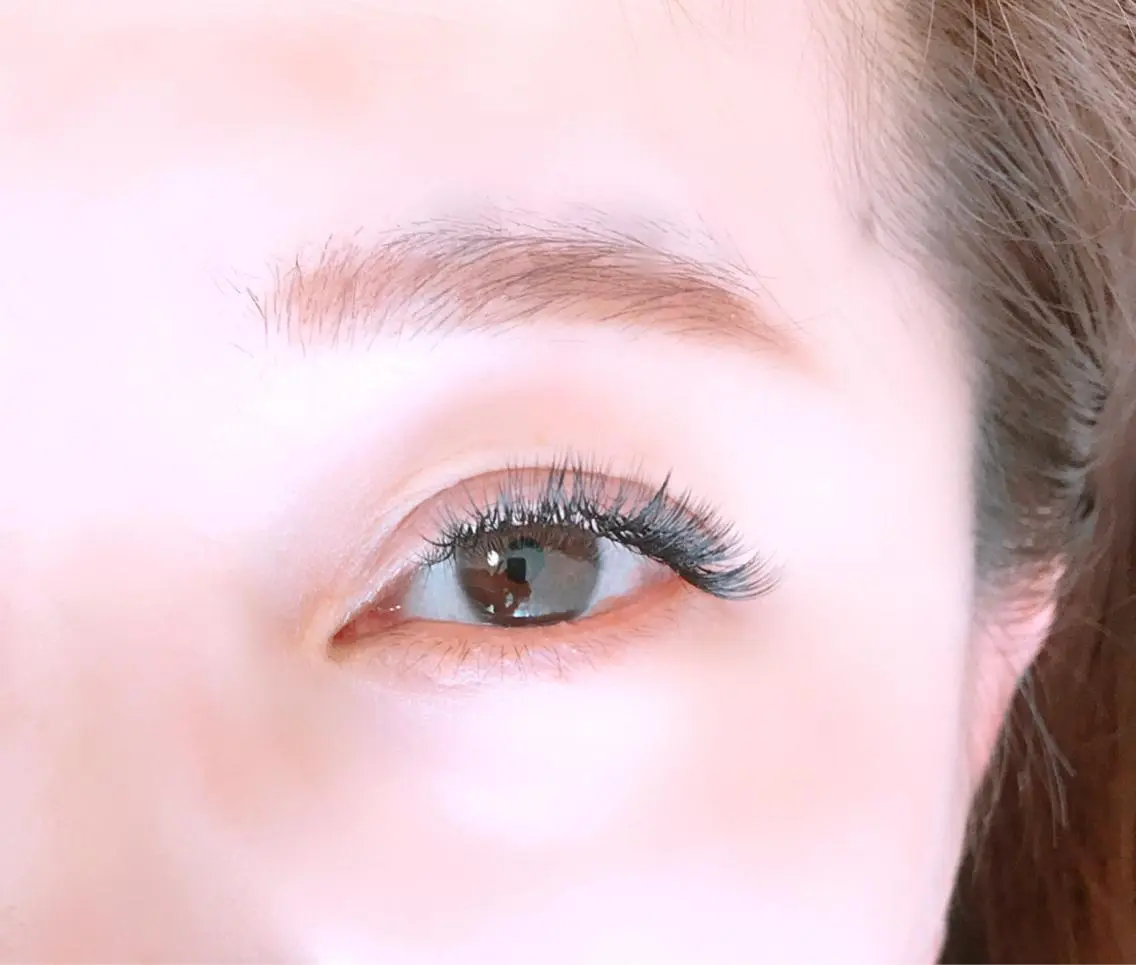 マツエク・マツパ ボリュームラッシュ eyelist renaのネイルデザイン